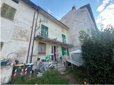 Foto Appartamento a Capriata d'Orba Pratalborato di 299 m² con 8 locali