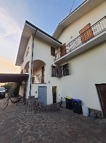 Foto Appartamento a Felizzano di 334 m² con 8 locali in vendita