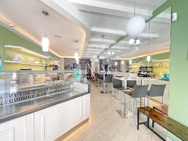 Foto Negozio a Lucca San Marco - Acquacalda di 63 m² con 3 locali