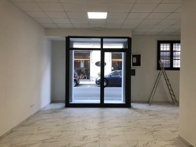 Foto Locale commerciale a Cascina Centro di 70 m² con 1 locali in vendita
