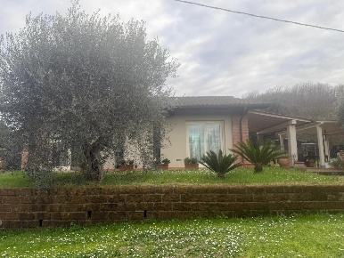 Foto Villa unifamiliare a San Miniato La Scala, Calenzano di 260 m²