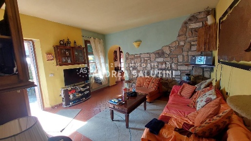 Foto Casa indipendente a Buti Cascine La Croce di 150 m² con 6 locali