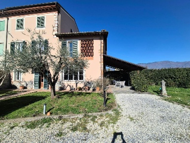 Foto Rustico a Lucca San Pietro a Vico - San Cassiano di 260 m² in vendita