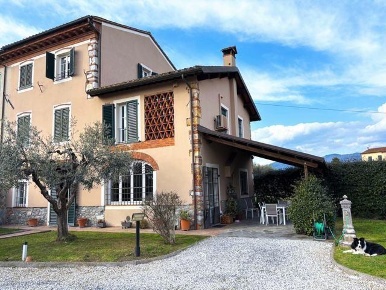 Foto Rustico a Lucca San Pietro a Vico - San Cassiano di 260 m² in vendita