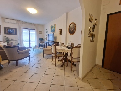 Foto Appartamento a Carrara Marina di Carrara di 100 m² con 4 locali