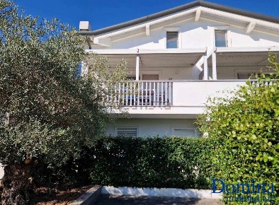 Foto Appartamento a Montignoso Cinque Vie di 80 m² con 3 locali in vendita