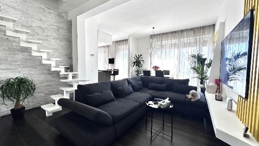 Foto Attico a Pontedera Centro di 110 m² con 5 locali in vendita