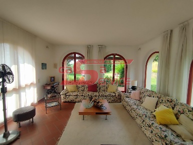 Foto Casale a Buggiano di 280 m² con 7 locali in vendita