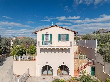 Foto Casa indipendente a Terricciola Soiana di 180 m² con 6 locali