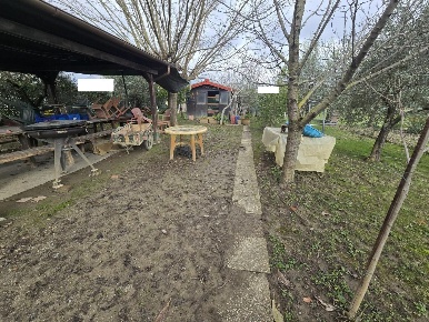 Foto Terreno agricolo a Calcinaia Fornacette di 1200 m² in vendita