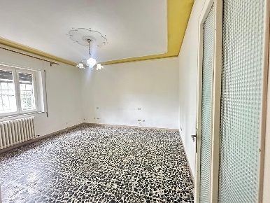 Foto Villa a schiera a Porcari Centro di 180 m² con 6 locali in vendita