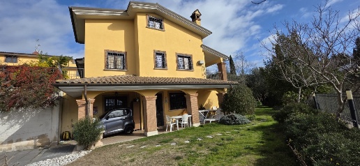 Foto Villa unifamiliare in Via Aldo Moro 889, Morlupo di 180 m² in vendita