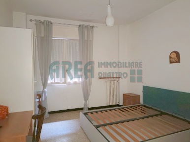 Foto Appartamento in Via Scarincio, Imperia Porto Maurizio di 126 m²