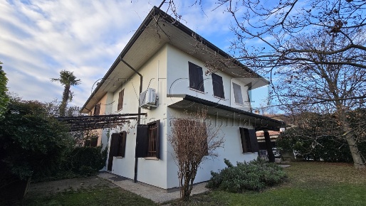 Foto Villa bifamiliare in via dei Fanti 154, Torri di Quartesolo Centro