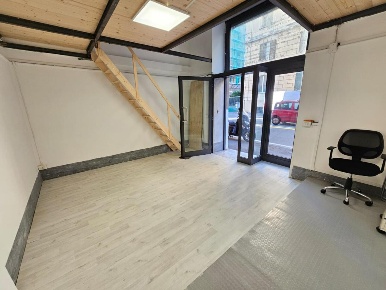 Foto Locale commerciale in Via Giovanni Tommaso Invrea 46, Genova Foce