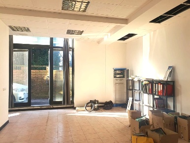 Foto Locale commerciale in Via Emilia Est 210, Parma San Lazzaro di 65 m²