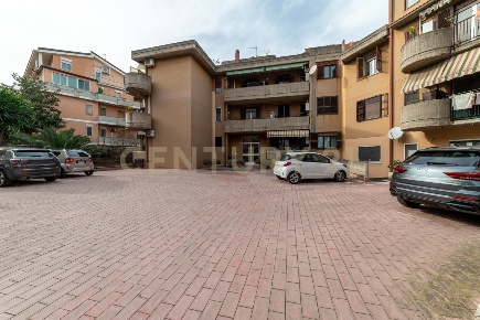 Foto Appartamento in Via Teseo, Catania Carruba di Ognina - Teseo di 145 m²