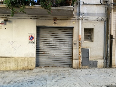 Foto Magazzino in via Niscemi 117, Caltanissetta Centro di 53 m² in affitto