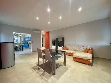 Foto Appartamento in Strada Privata 12, Carrù Centro di 160 m² con 6 locali