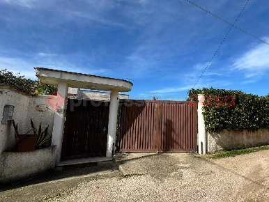 Foto Villa singola in Viale DEI ROMANI 6, Pulsano di 115 m² con 4 locali