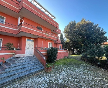 Foto Appartamento in Tutuni, Vitulazio di 95 m² con 4 locali in vendita