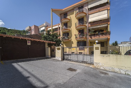Foto Duplex in Via Puccini 47, Rometta Rometta Marea di 225 m² con 5 locali