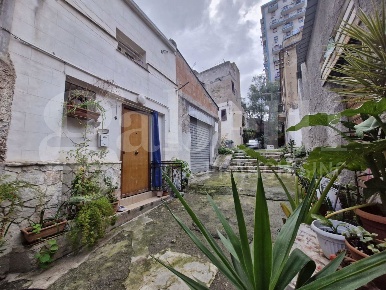 Foto Casa indipendente in Domenico Bergamini, Palermo Oreto - Perez