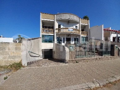Foto Casa indipendente in Via Edison 17, Ugento Centro di 280 m² in vendita