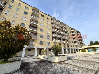 Foto Appartamento in Via Dei Salici 7, Cesano Boscone Centro di 63 m²