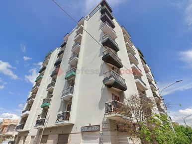 Foto Appartamento in Via Ennio 173, Grottaglie di 160 m² con 5 locali