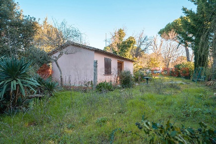 Foto Magazzino in Via Pisana Livornese 1, Cecina di 40 m² con 2 locali