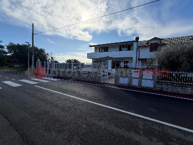 Foto Villa singola in Via dei lecci 22, Statte di 300 m² con 5 locali