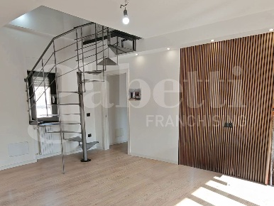 Foto Appartamento in Via Plinio Il Vecchio 2/b, Venafro Centro di 104 m²