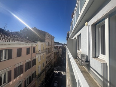 Foto Appartamento in VIA DELLA GINNASTICA, Trieste di 110 m² con 3 locali