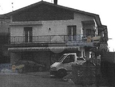 Foto Appartamento in Primo Maggio, Serle Centro di 407 m² con 9 locali