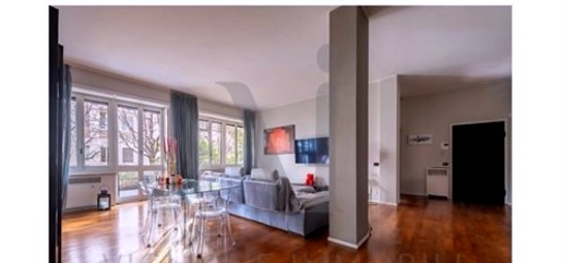 Foto Appartamento a Milano di 100 m² con 3 locali in vendita