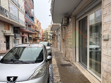 Foto Appartamento in Via Conte Carlo Sforza, Monopoli Centro di 120 m²