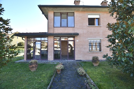 Foto Casa indipendente in Via XXV Aprile 30, San Pietro in Casale Centro