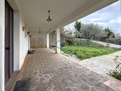 Foto Villa unifamiliare in Via Codella, Settingiano di 160 m² con 5 locali