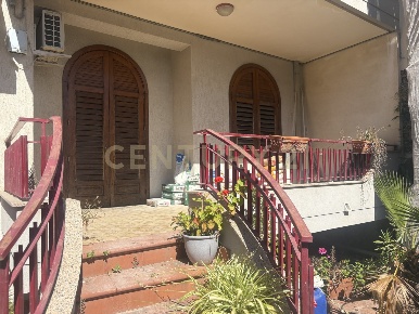 Foto Appartamento in Via Francesco Baracca 59, Riposto Centro di 145 m²