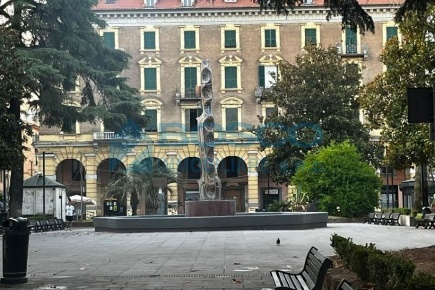 Foto Appartamento in Piazza Benedetto Brin 5, La Spezia di 205 m²