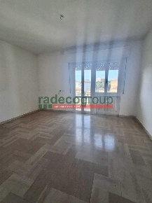 Foto Appartamento in Via Angiolo Tommasi 18, Livorno Ardenza di 115 m²