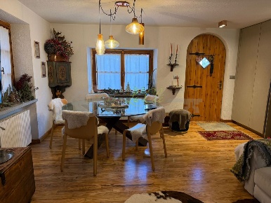 Foto Appartamento a Courmayeur Centro di 90 m² con 3 locali in vendita