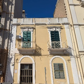 Foto Appartamento in Via Crispi 96, Taranto Borgo di 63 m² con 4 locali