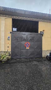 Foto Posti auto in Piazza Palmetta 19R 4 b, Genova Sampierdarena di 21 m²