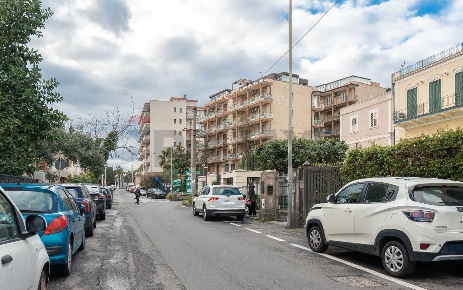 Foto Appartamento in Via Nuovalucello 25, Catania di 100 m² con 5 locali