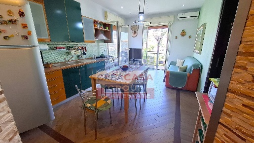 Foto Appartamento in Casarsa, Giardini-Naxos Centro di 75 m² con 5 locali