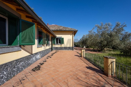 Foto Villa unifamiliare in VIA TUZZONELLO, Sant'Alfio di 343 m² in vendita