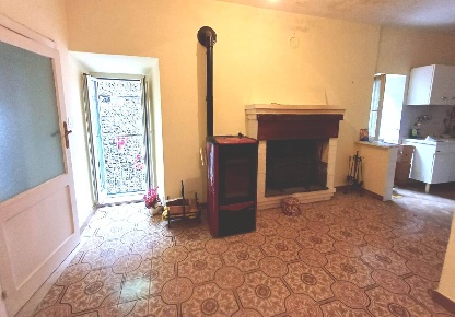 Foto Appartamento in via Borgo Vecchio, Caprarola Centro di 90 m²