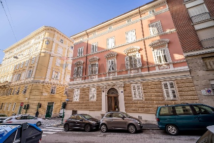 Foto Attico in Via Della Pieta' 8, Trieste di 103 m² con 4 locali
